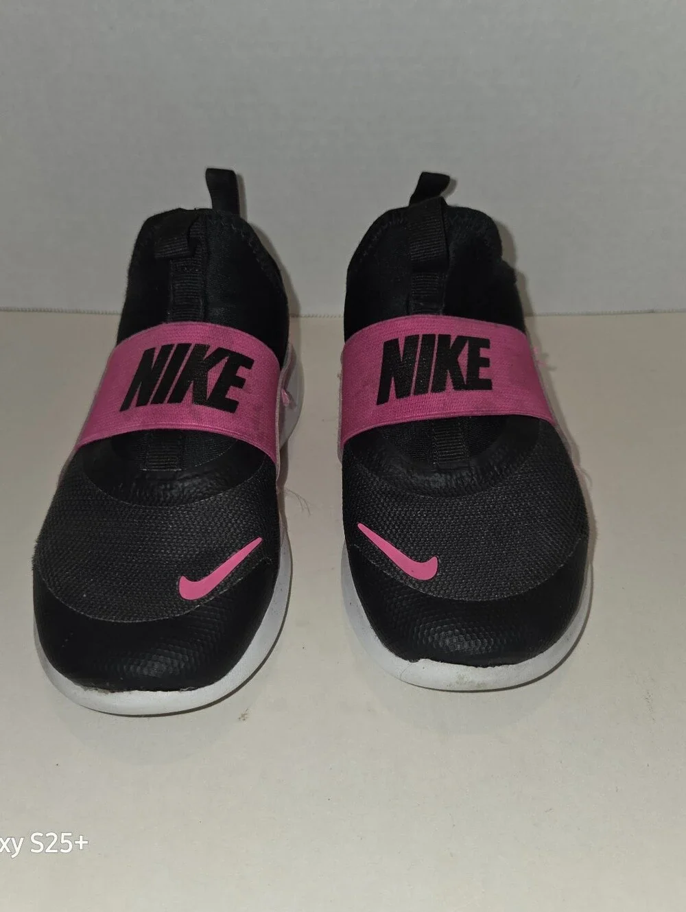 Nike Flex Runner 4 (PS) Kids Low Top Slip-On Sneaker Black/Pink/White US 1Y